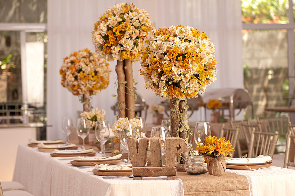 Floral Centerpieces & Styling